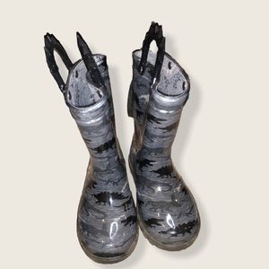 Dinosaur Light-Up Rain-boots For Toddlers Size 5